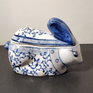 Vtg Delt Blue and White Ceramic Rabbit Box